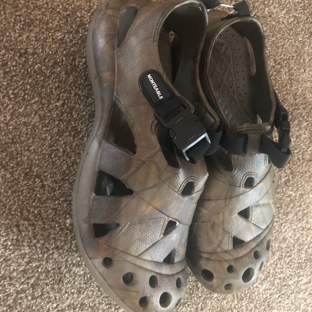 MONTEAGLE men’s shoes! Camo colored! Epic design